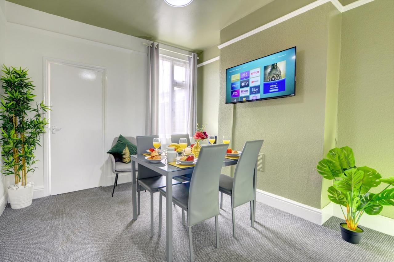Cheerful 2 Bedroom Home, Sleeps 5 Guest Comfy, 1X Double Bed, 3X Single Beds, Free Parking, Free Wifi, Suitable For Business, Leisure Guest,Coventry, Midlands Exterior foto