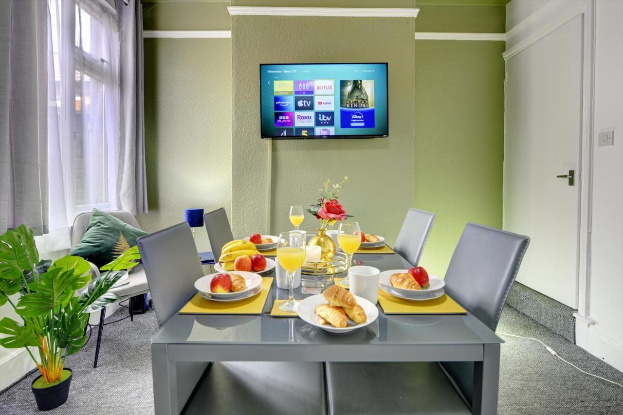 Cheerful 2 Bedroom Home, Sleeps 5 Guest Comfy, 1X Double Bed, 3X Single Beds, Free Parking, Free Wifi, Suitable For Business, Leisure Guest,Coventry, Midlands Exterior foto