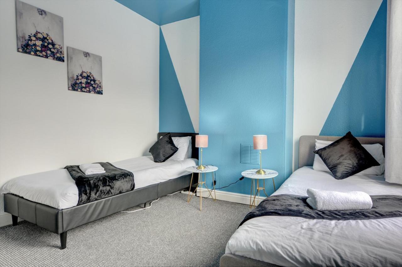 Cheerful 2 Bedroom Home, Sleeps 5 Guest Comfy, 1X Double Bed, 3X Single Beds, Free Parking, Free Wifi, Suitable For Business, Leisure Guest,Coventry, Midlands Exterior foto