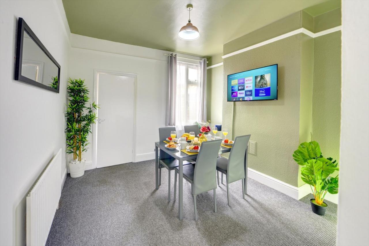 Cheerful 2 Bedroom Home, Sleeps 5 Guest Comfy, 1X Double Bed, 3X Single Beds, Free Parking, Free Wifi, Suitable For Business, Leisure Guest,Coventry, Midlands Exterior foto