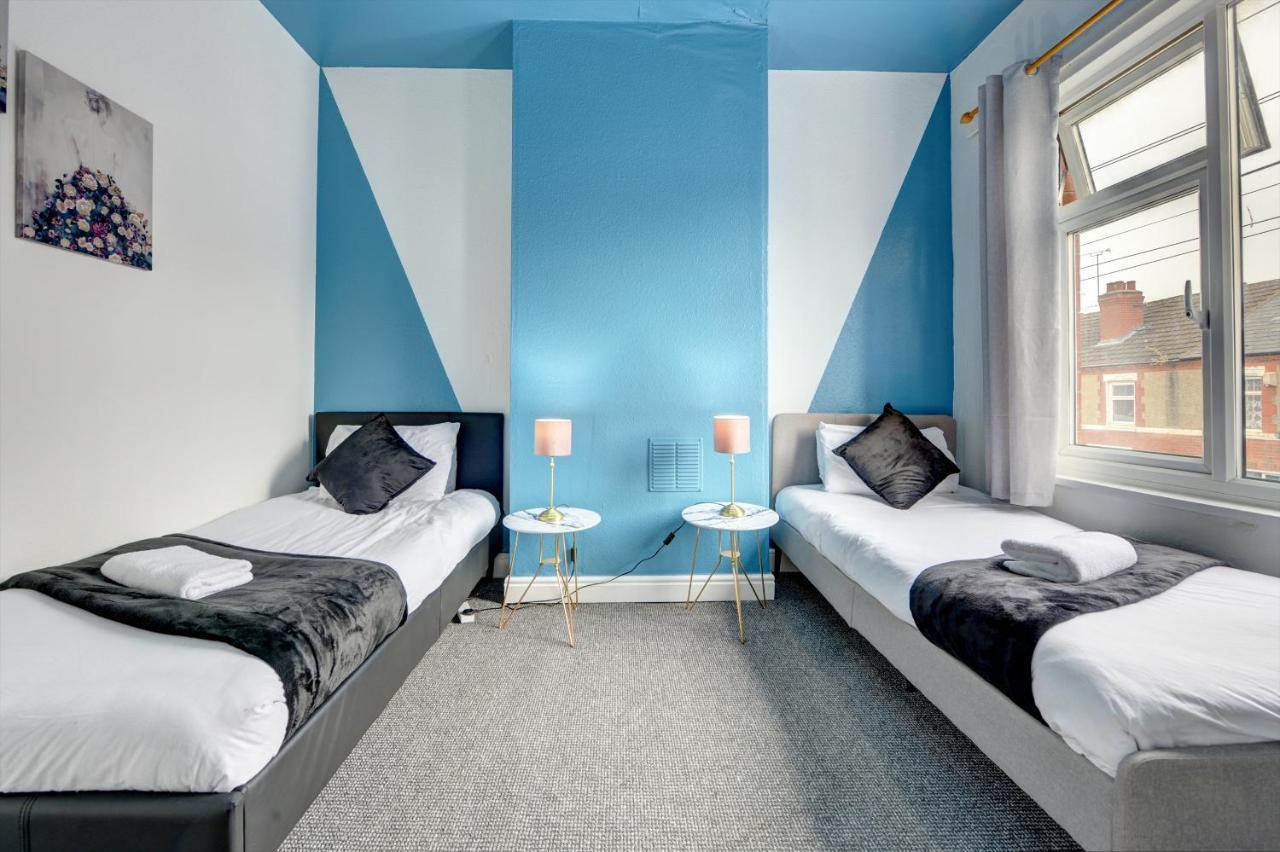 Cheerful 2 Bedroom Home, Sleeps 5 Guest Comfy, 1X Double Bed, 3X Single Beds, Free Parking, Free Wifi, Suitable For Business, Leisure Guest,Coventry, Midlands Exterior foto