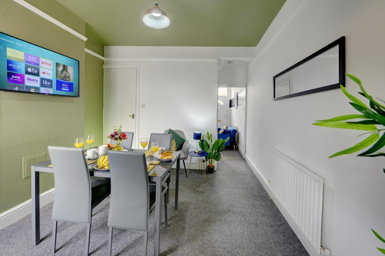 Cheerful 2 Bedroom Home, Sleeps 5 Guest Comfy, 1X Double Bed, 3X Single Beds, Free Parking, Free Wifi, Suitable For Business, Leisure Guest,Coventry, Midlands Exterior foto