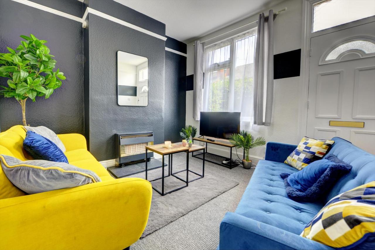 Cheerful 2 Bedroom Home, Sleeps 5 Guest Comfy, 1X Double Bed, 3X Single Beds, Free Parking, Free Wifi, Suitable For Business, Leisure Guest,Coventry, Midlands Exterior foto