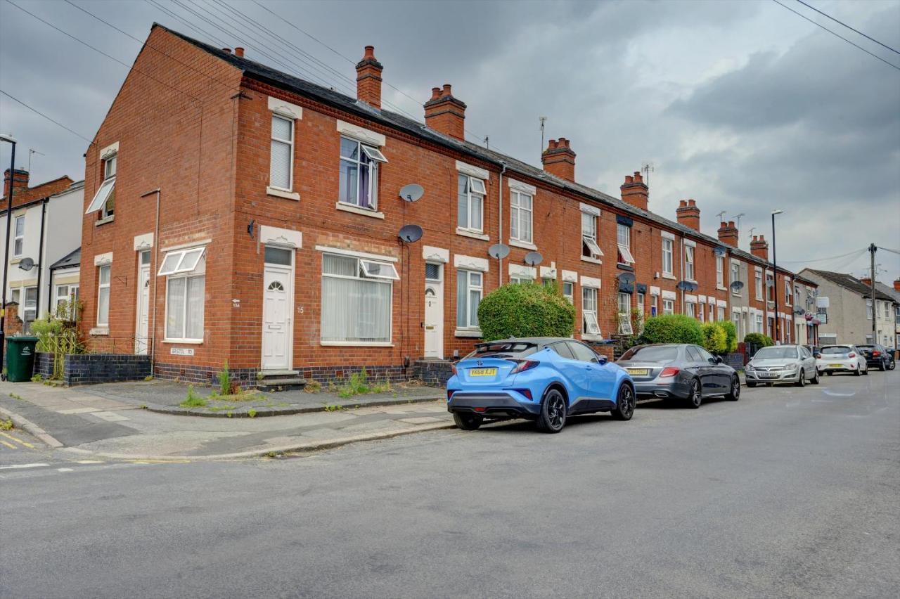 Cheerful 2 Bedroom Home, Sleeps 5 Guest Comfy, 1X Double Bed, 3X Single Beds, Free Parking, Free Wifi, Suitable For Business, Leisure Guest,Coventry, Midlands Exterior foto