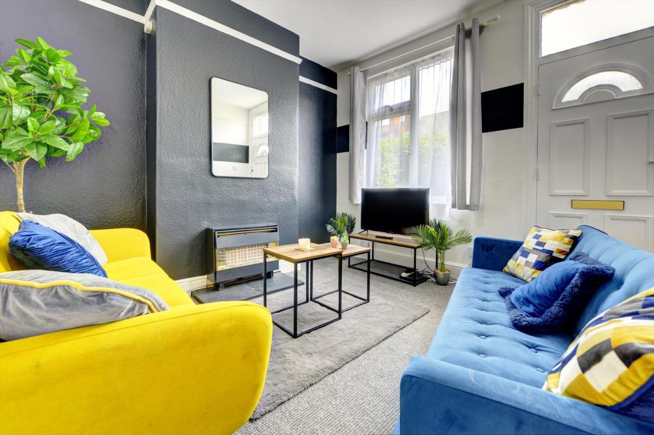 Cheerful 2 Bedroom Home, Sleeps 5 Guest Comfy, 1X Double Bed, 3X Single Beds, Free Parking, Free Wifi, Suitable For Business, Leisure Guest,Coventry, Midlands Exterior foto